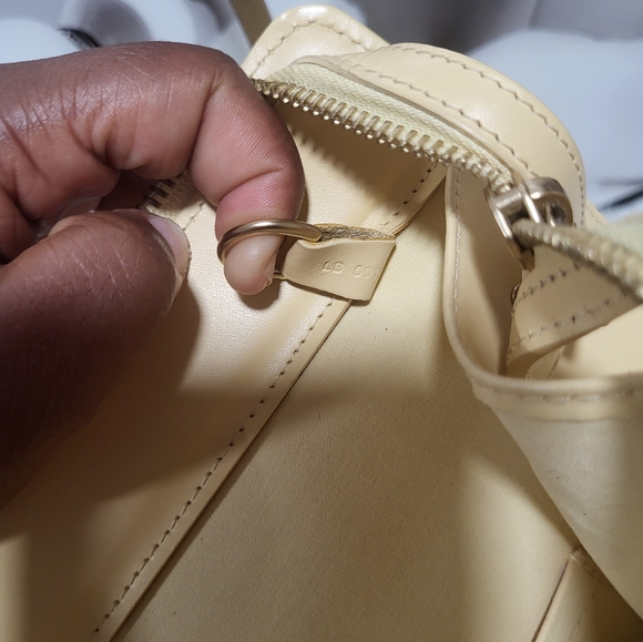 Louis Vuitton epi croisset - Picture 7 of 16